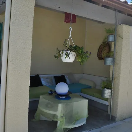 Les 5 Oliviers Bed & Breakfast 3*